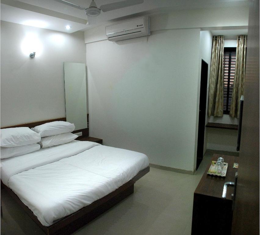 Sai Srushti Hotel Shirdi Luaran gambar