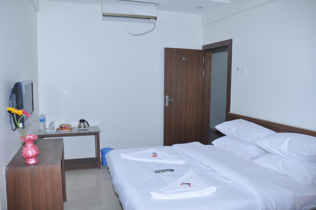 Sai Srushti Hotel Shirdi Luaran gambar